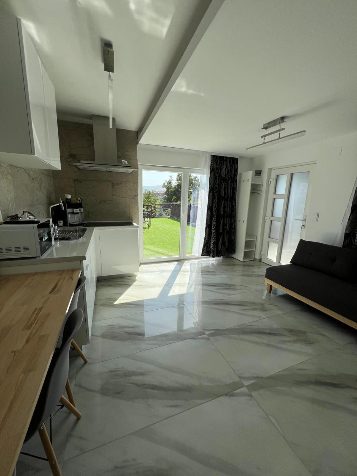 Luxus Cluj Airport Apartments Εξωτερικό φωτογραφία