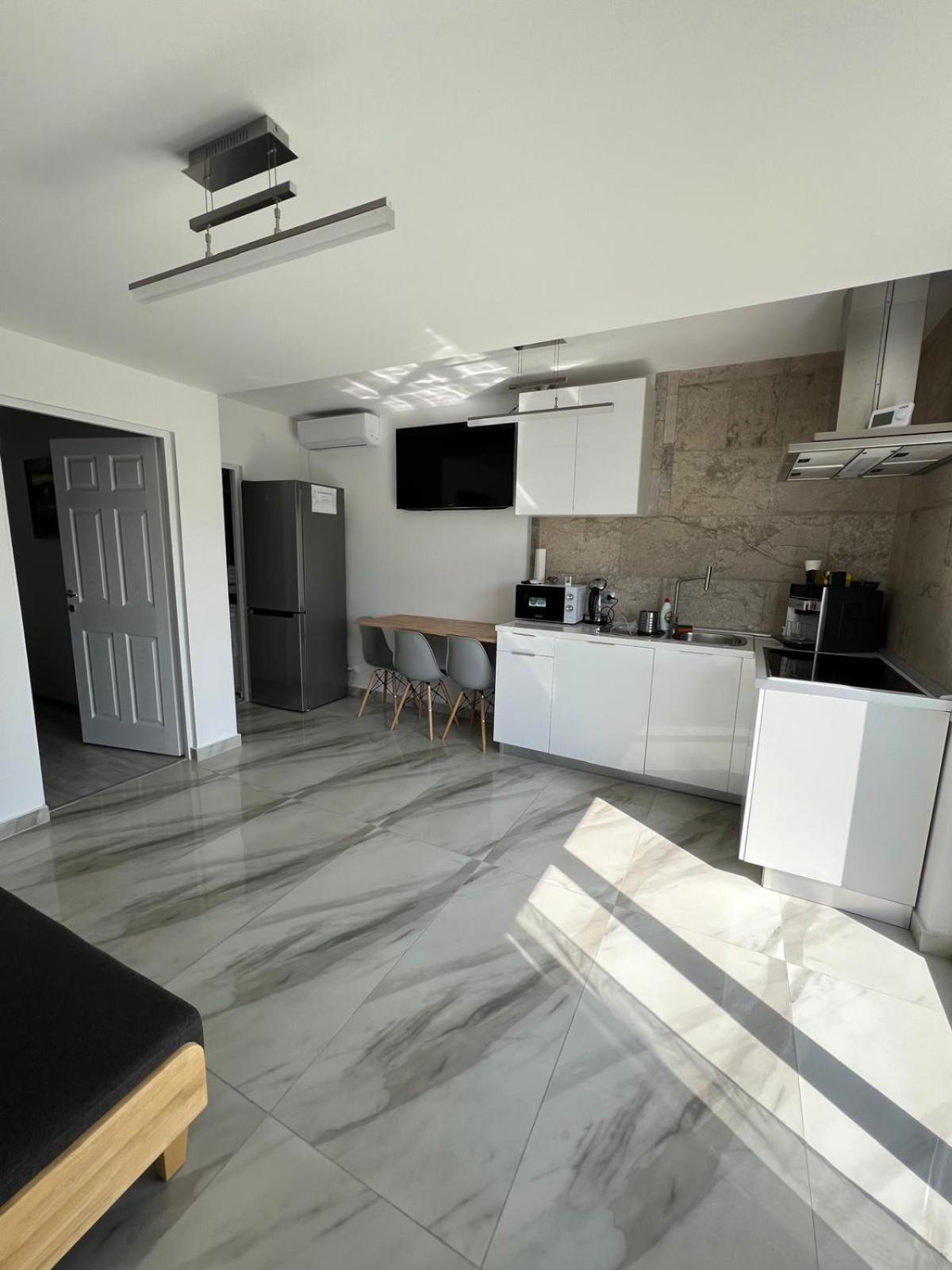 Luxus Cluj Airport Apartments Εξωτερικό φωτογραφία