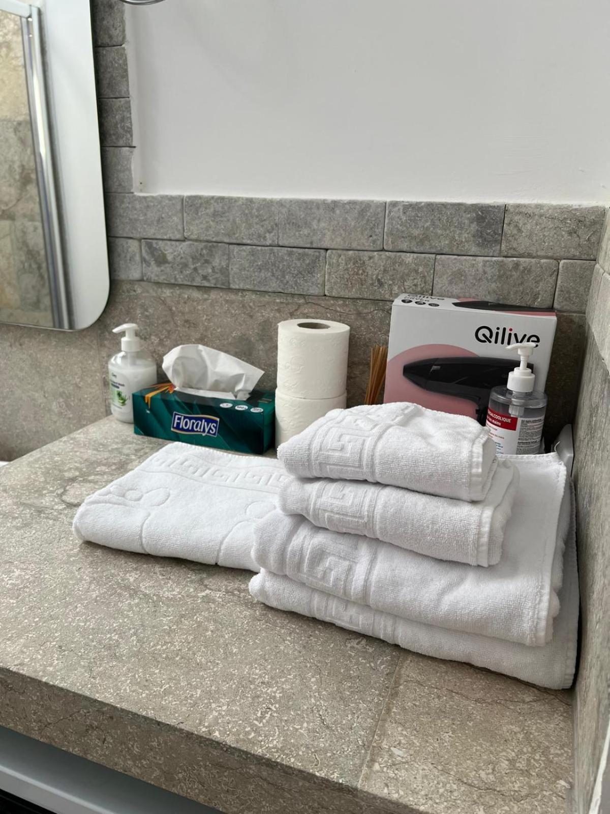 Luxus Cluj Airport Apartments Εξωτερικό φωτογραφία