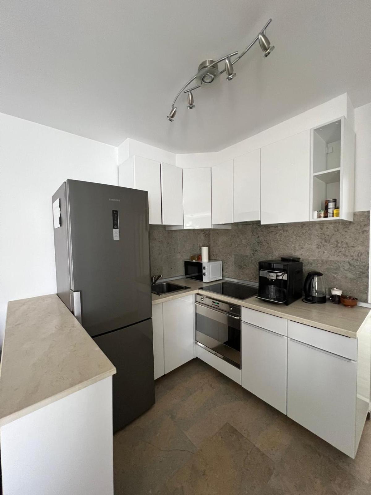 Luxus Cluj Airport Apartments Εξωτερικό φωτογραφία