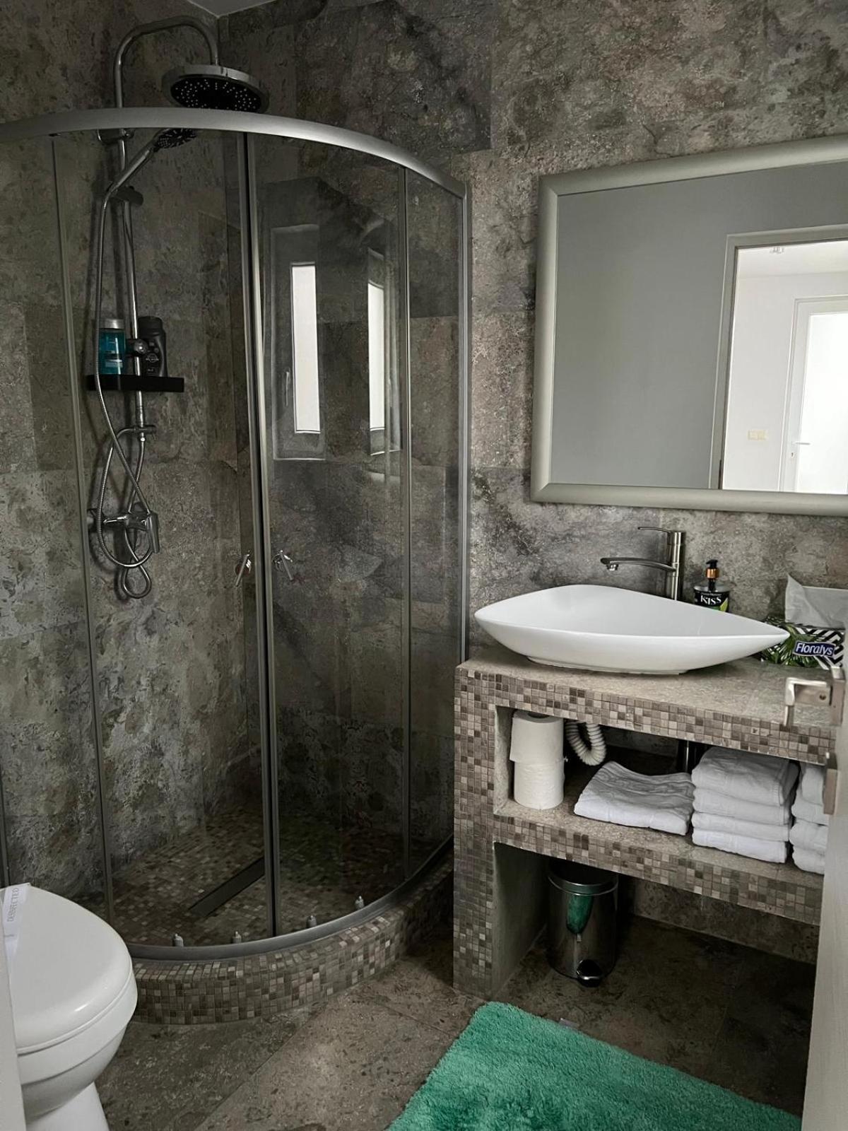 Luxus Cluj Airport Apartments Εξωτερικό φωτογραφία