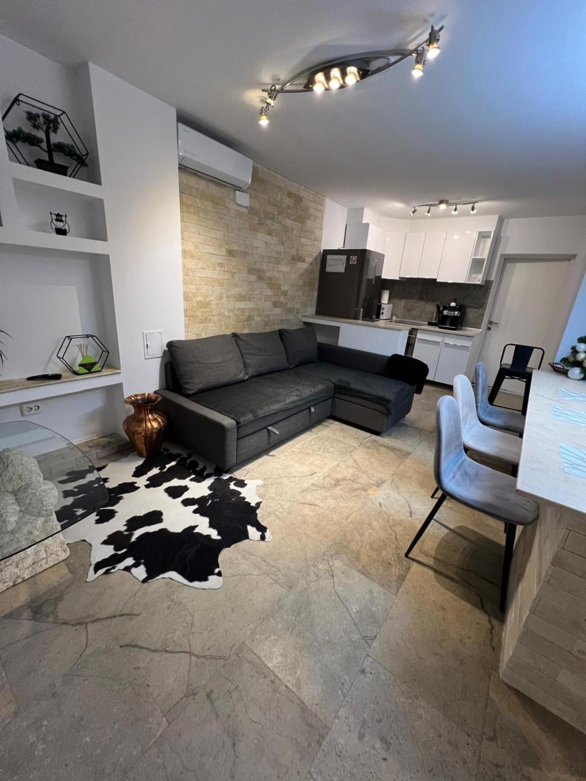 Luxus Cluj Airport Apartments Εξωτερικό φωτογραφία